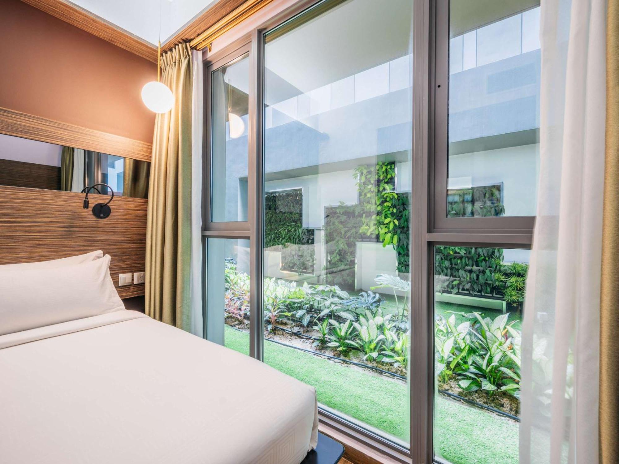 Mercure Singapore Tyrwhitt Exterior photo